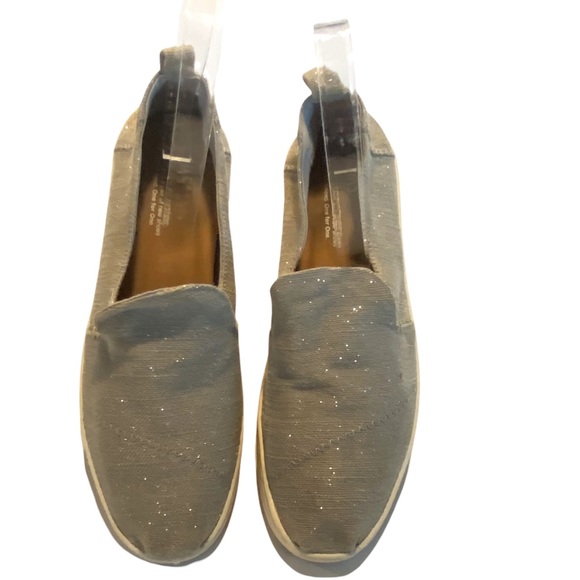 🔴 5/$45 SALE 🔴 TOMS | Gray Sparkle slip ons - Picture 2 of 12